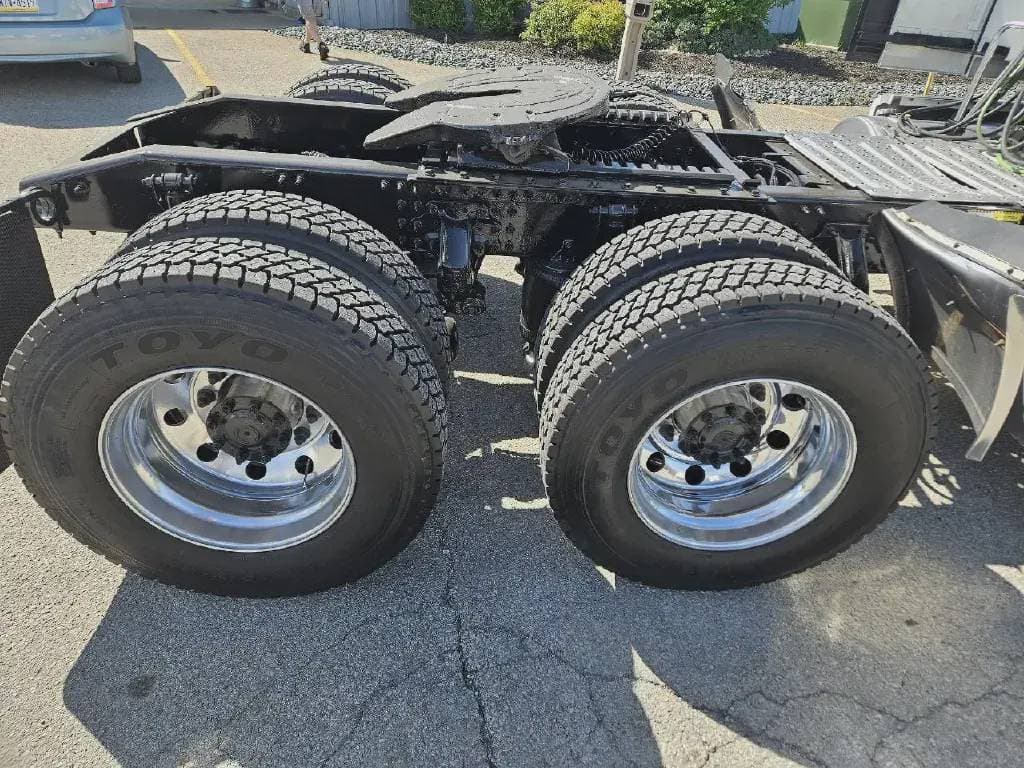 Used 2023 MACK Conventional - Sleeper Truck image 6