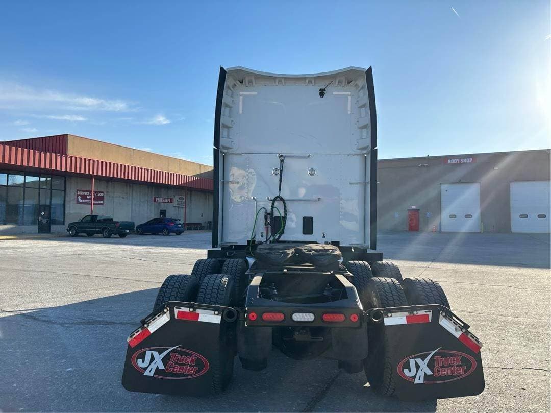 2024 Peterbilt 579 image 5