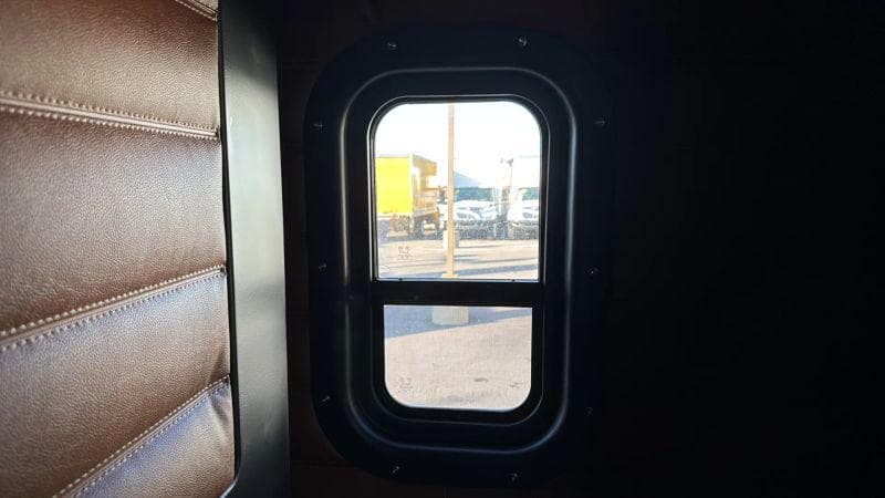 2021 Freightliner Cascadia image 47