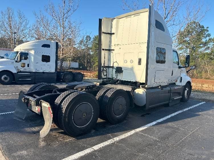 2023 International LT62F image 4