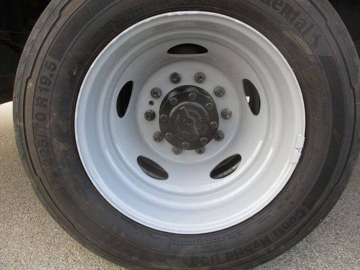 2017 Ford F550 BUCKET TRUCK 4X4 image 26