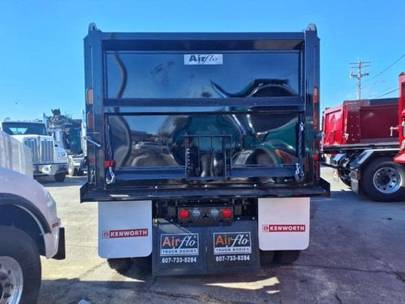 2025 Kenworth T880 image 7