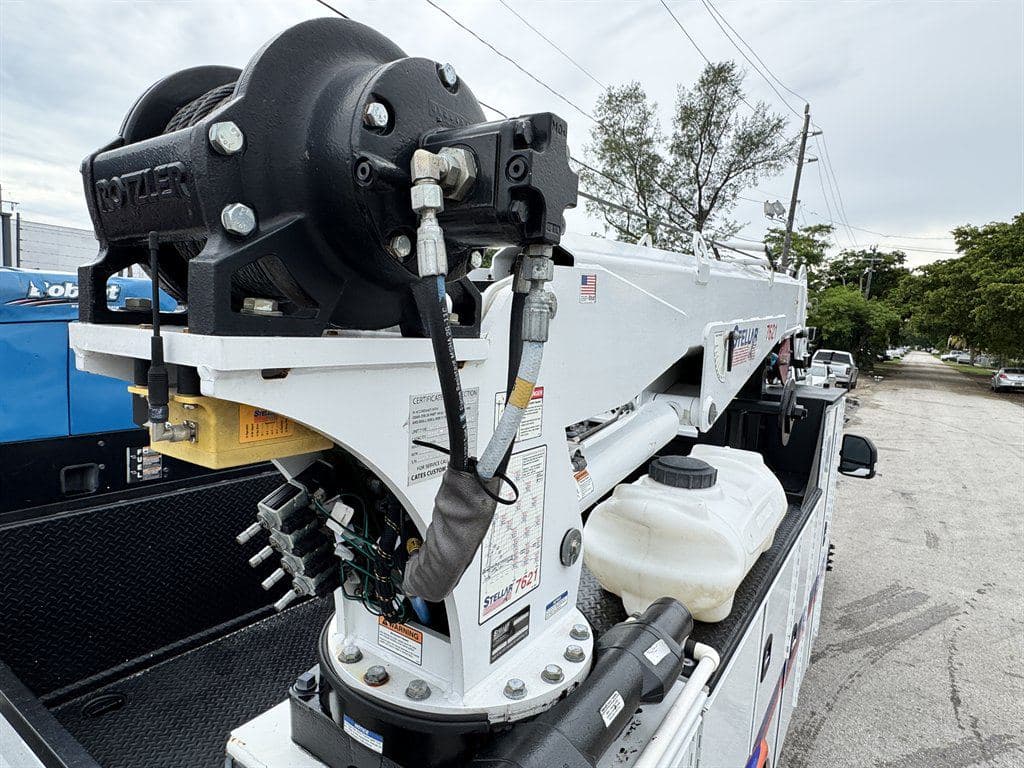 2017 Ford F550 image 28