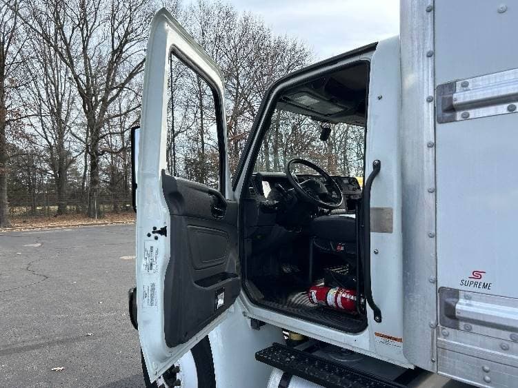 2022 International MV607 Box Truck - 220HP, 6 Speed Automatic, Roll up Door image 16