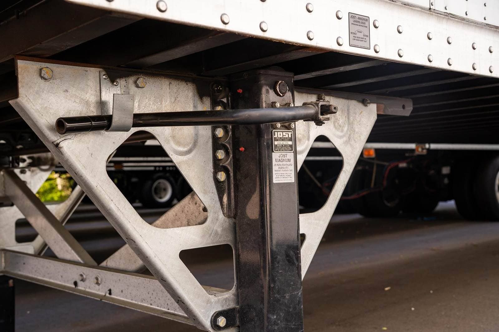 2026 Vanguard VXP 53 ft Dry Van Trailer - Swing Door, Air Ride, Sliding Axle image 4
