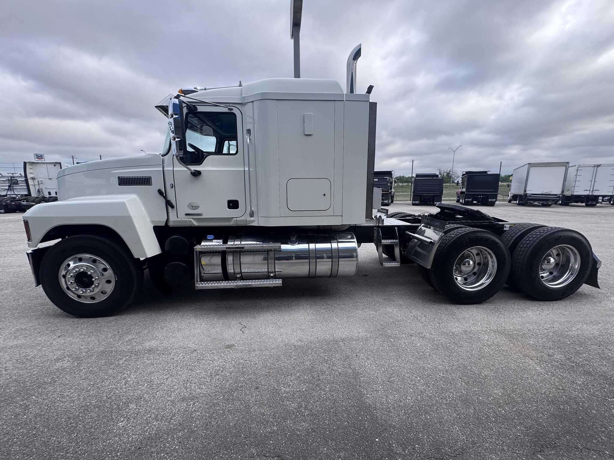2020 Mack CXU613 Pinnacle image 4
