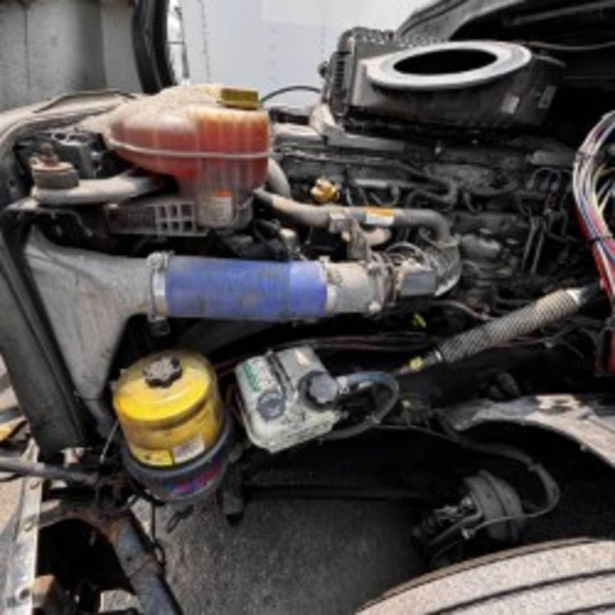 2020 Freightliner Cascadia image 8