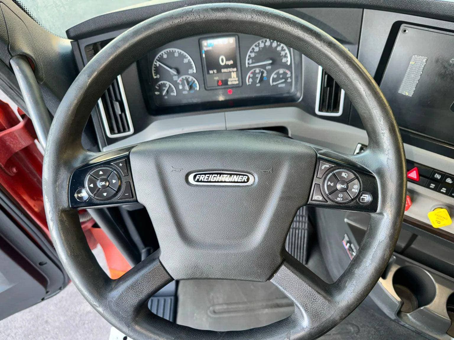 2020 Freightliner Cascadia image 41