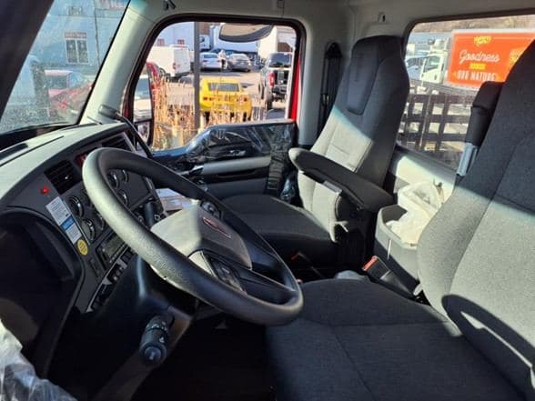 2025 Kenworth T880 image 19