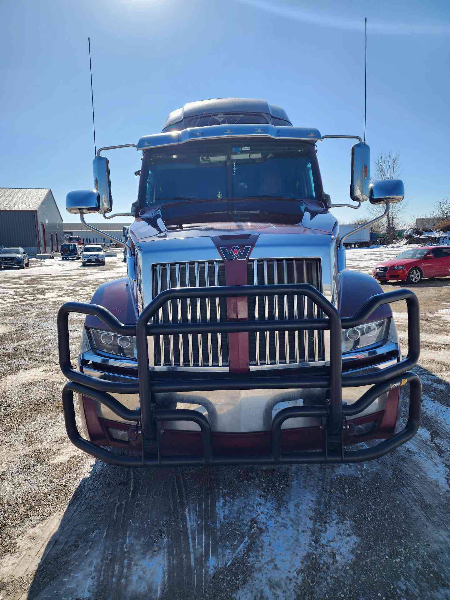 2021 Western Star 5700 image 4