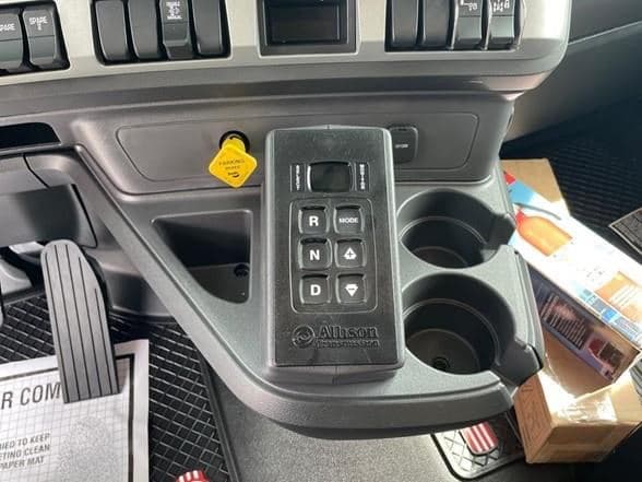 2026 Kenworth T880 image 24
