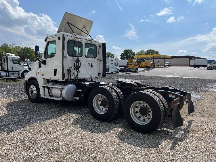 2018 Freightliner Cascadia image 9
