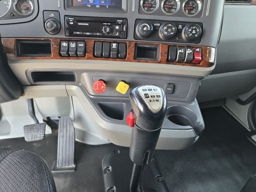 Used 2022 KENWORTH T880 image 20
