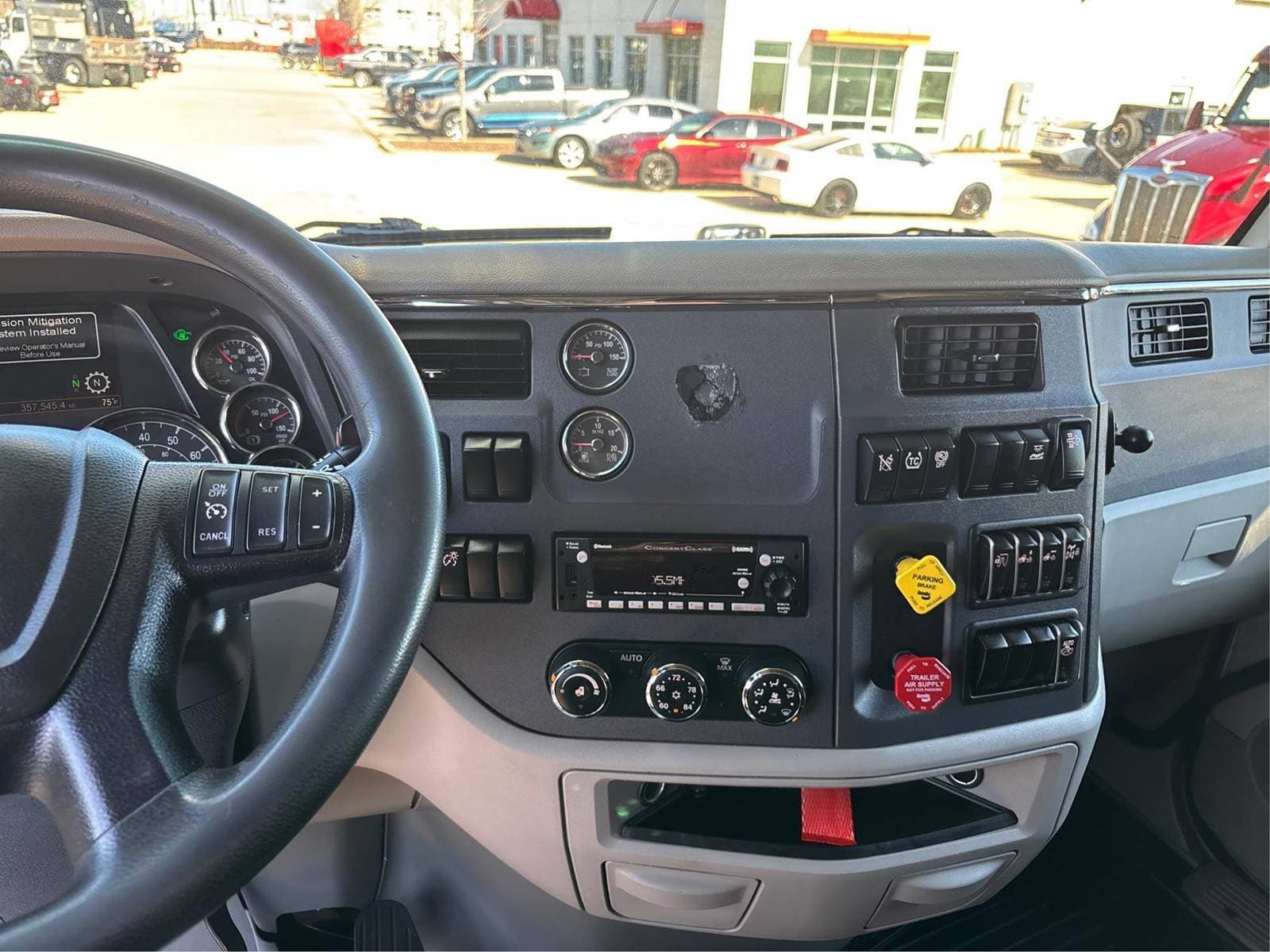 2021 Peterbilt 579 image 14