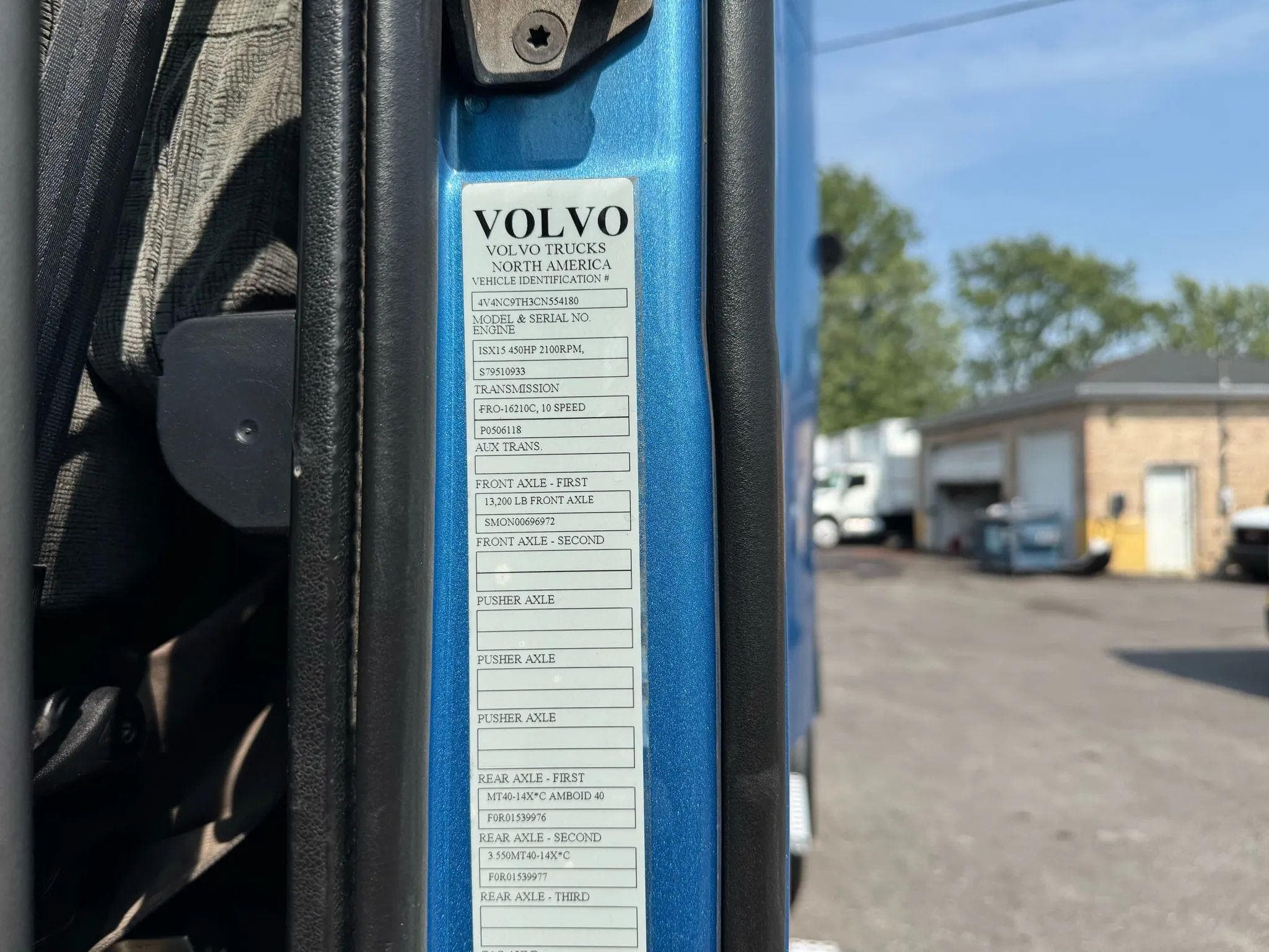 2012 Volvo VNL image 25