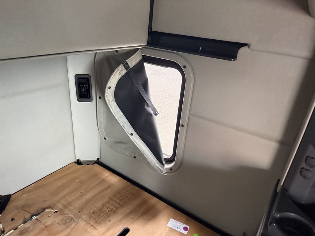 Used 2022 PETERBILT 579 image 20
