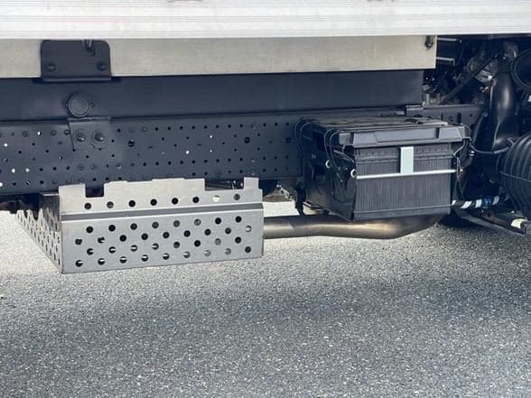 2024 Isuzu NRR image 28