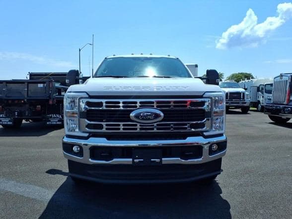 2025 Ford F350 image 8