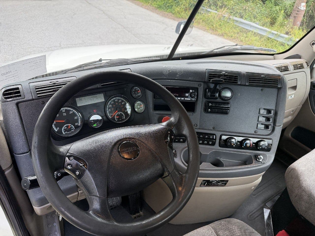 2018 Freightliner Cascadia 125 image 18