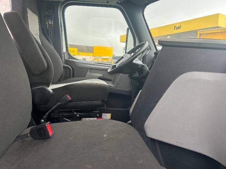 2021 Freightliner Cascadia image 5