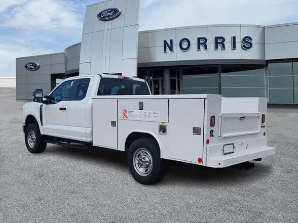 2026 Ford F350 SD image 2