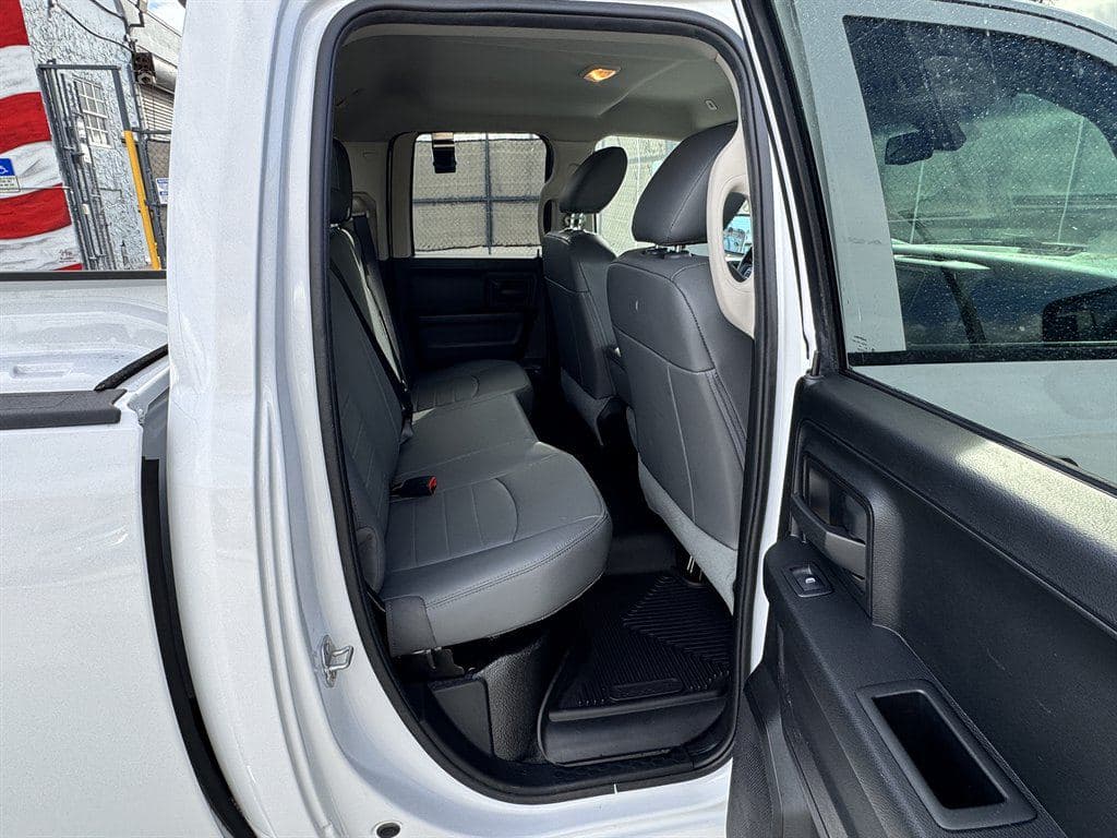 2020 Ram 1500 DS image 32