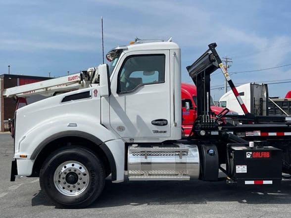 2025 Kenworth T880 image 7
