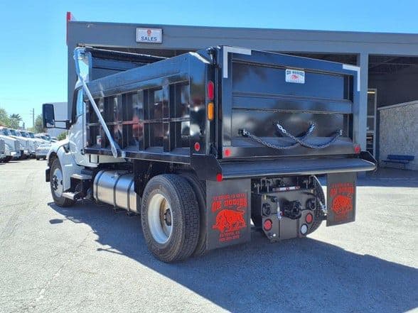 2025 Kenworth T380 image 4