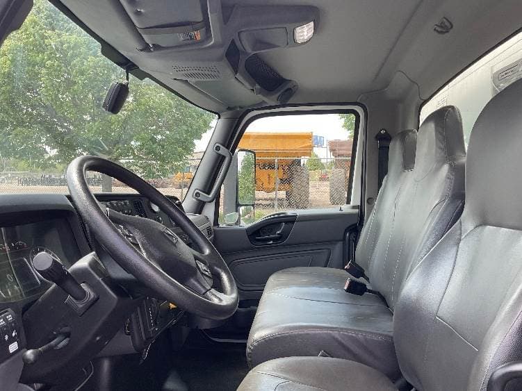 2022 International MV607 Box Truck - 220HP, 6 Speed Automatic, Roll up Door image 19
