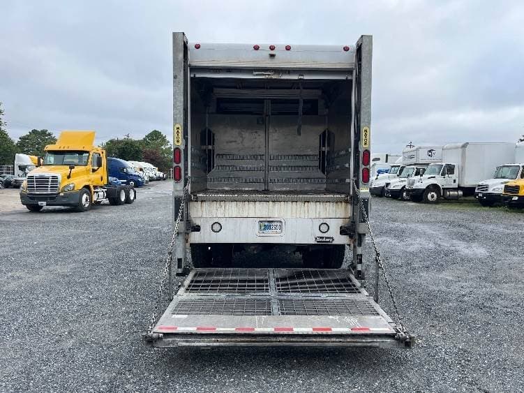 2021 Freightliner M2 image 7