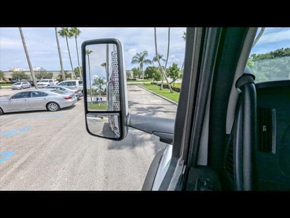 2025 Kenworth T880 image 10