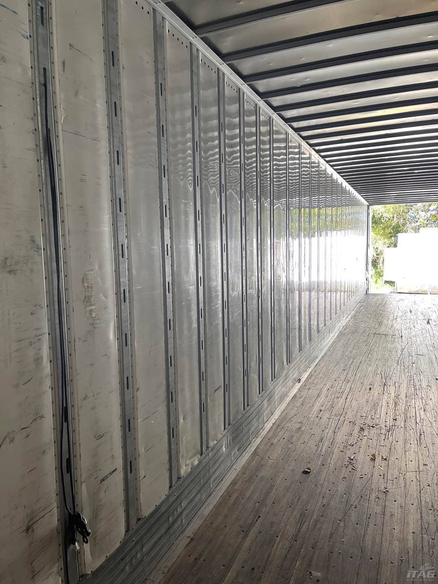 2017 Utility 53` Dry Van Trailer image 6