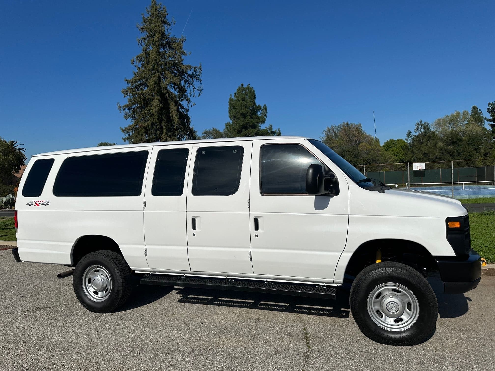 2013 FORD E350 SD 4x4 Passenger Van 13477 image 2