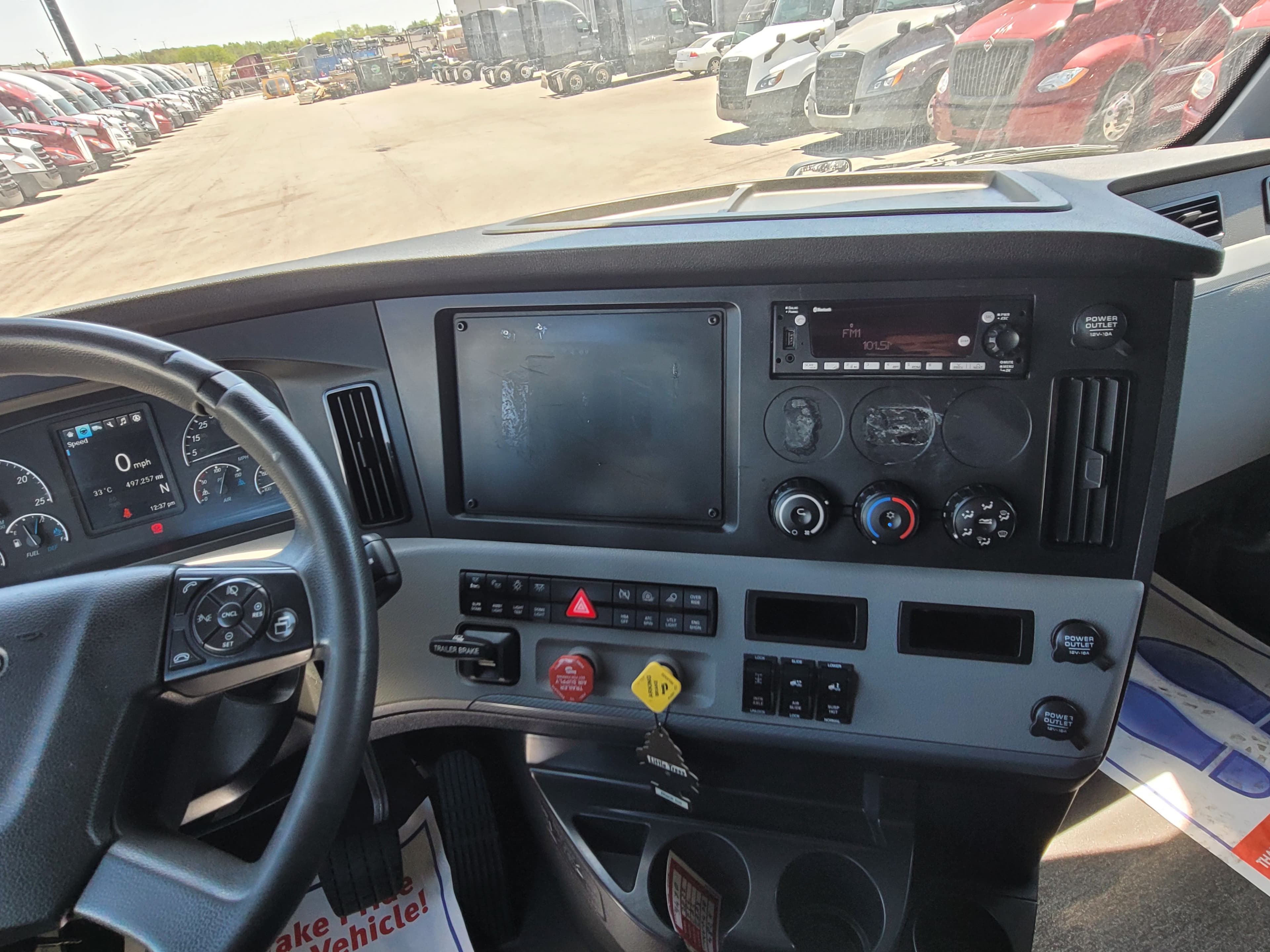 2022 Freightliner Cascadia 126 image 11