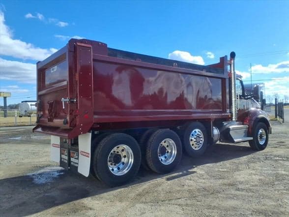 2025 Kenworth T880 image 3