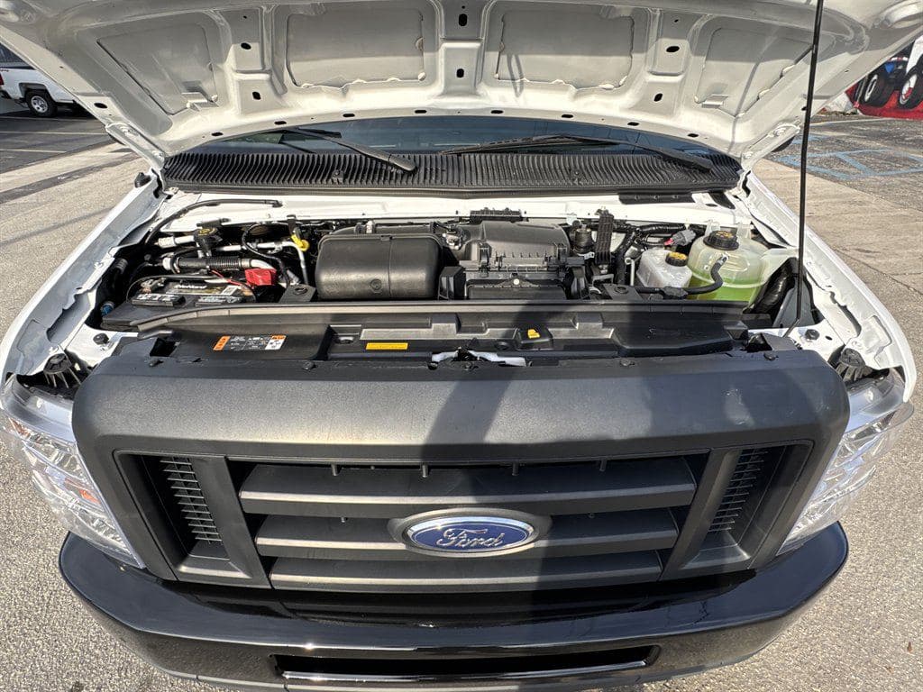 2023 Ford E-Series Cutaway image 36