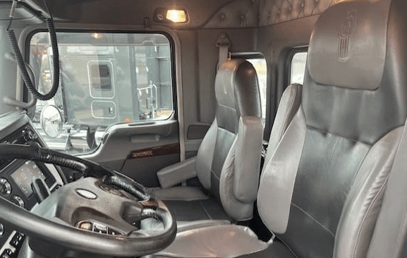 2020 Kenworth W9 Series image 5
