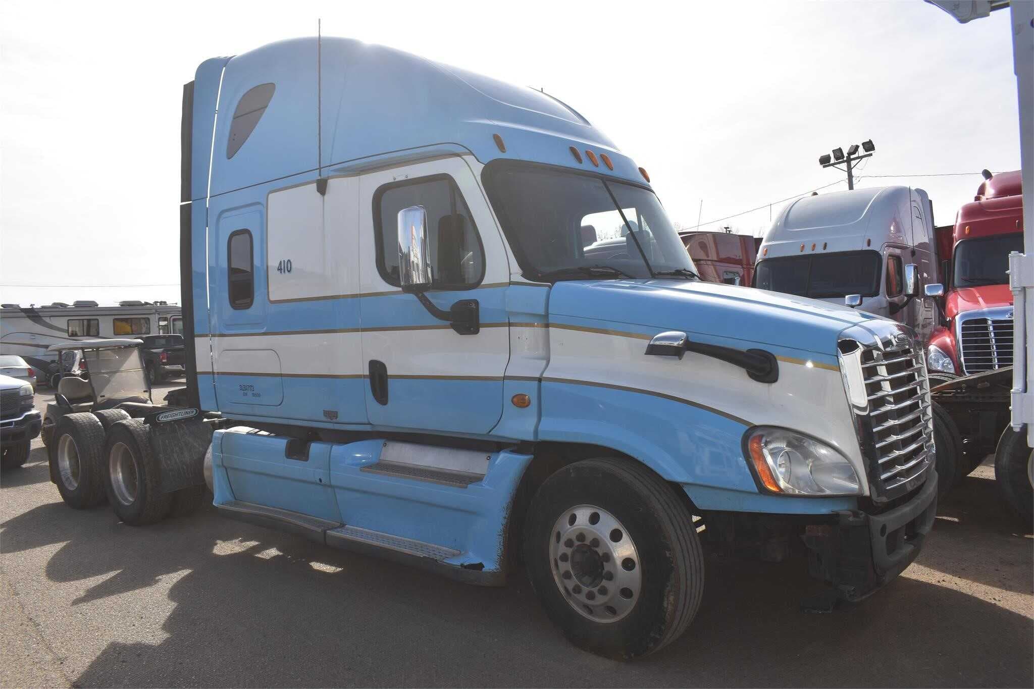 2013 Freightliner Cascadia 125 image 1