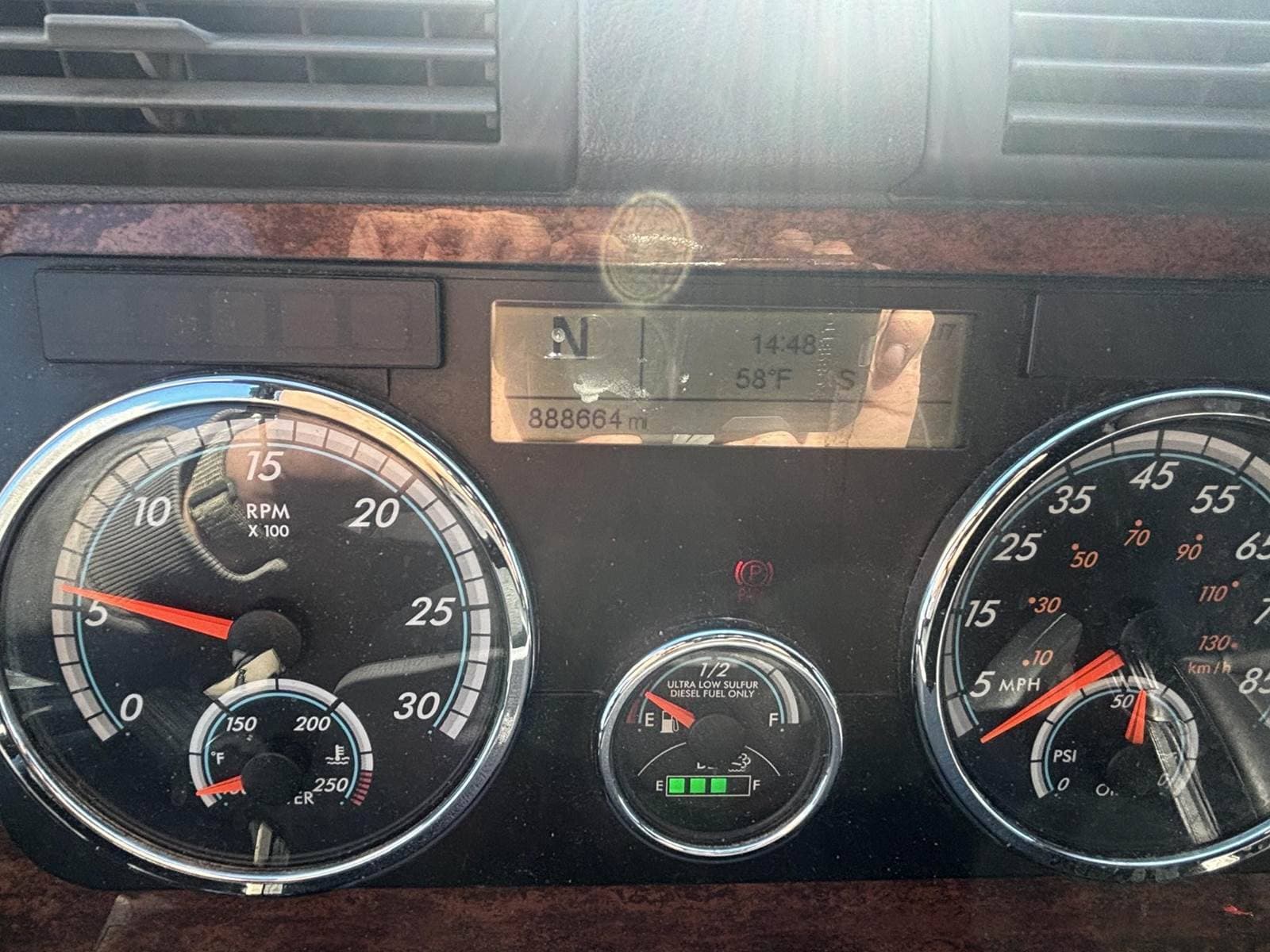 2017 Freightliner Cascadia 113 image 11