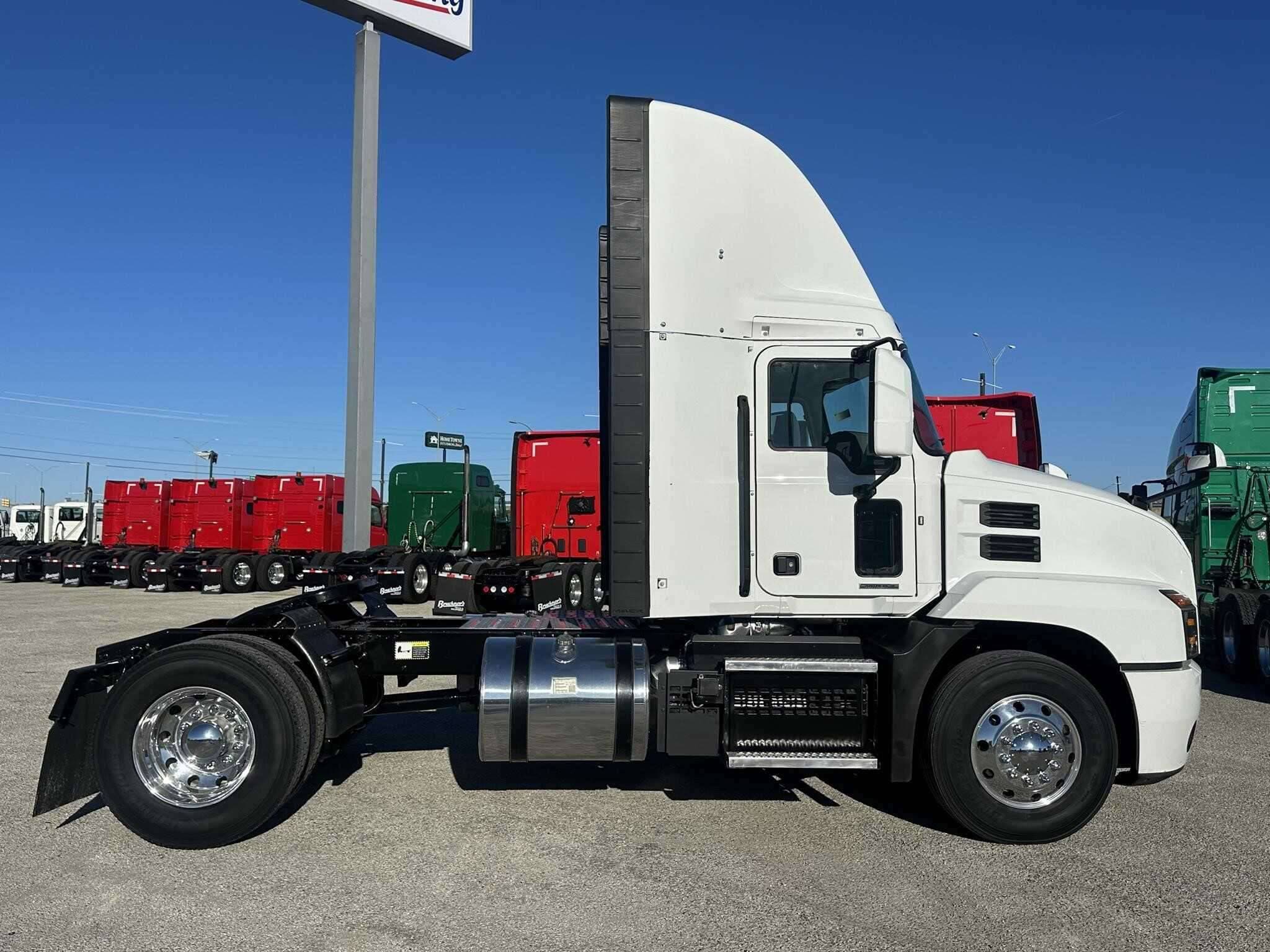 Used 2022 MACK ANTHEM Conventional - Day Cab in San Antonio, TX image 4
