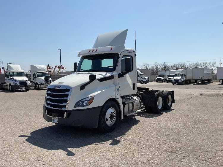 2018 Freightliner Cascadia image 12