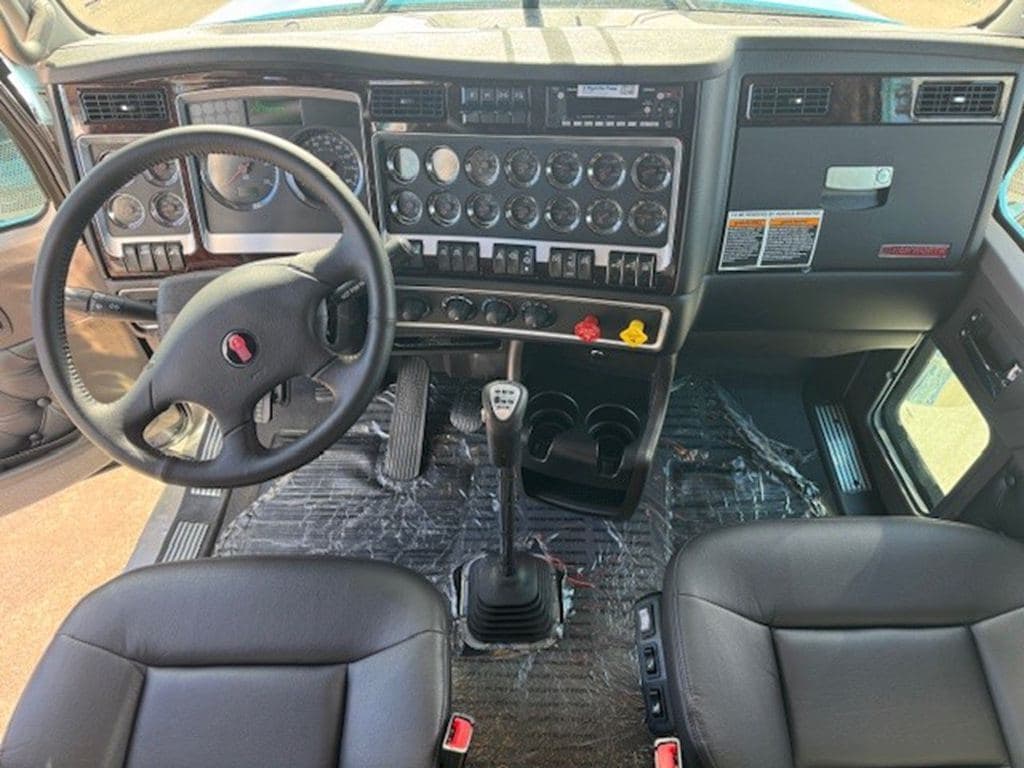 New 2026 KENWORTH W900L image 28