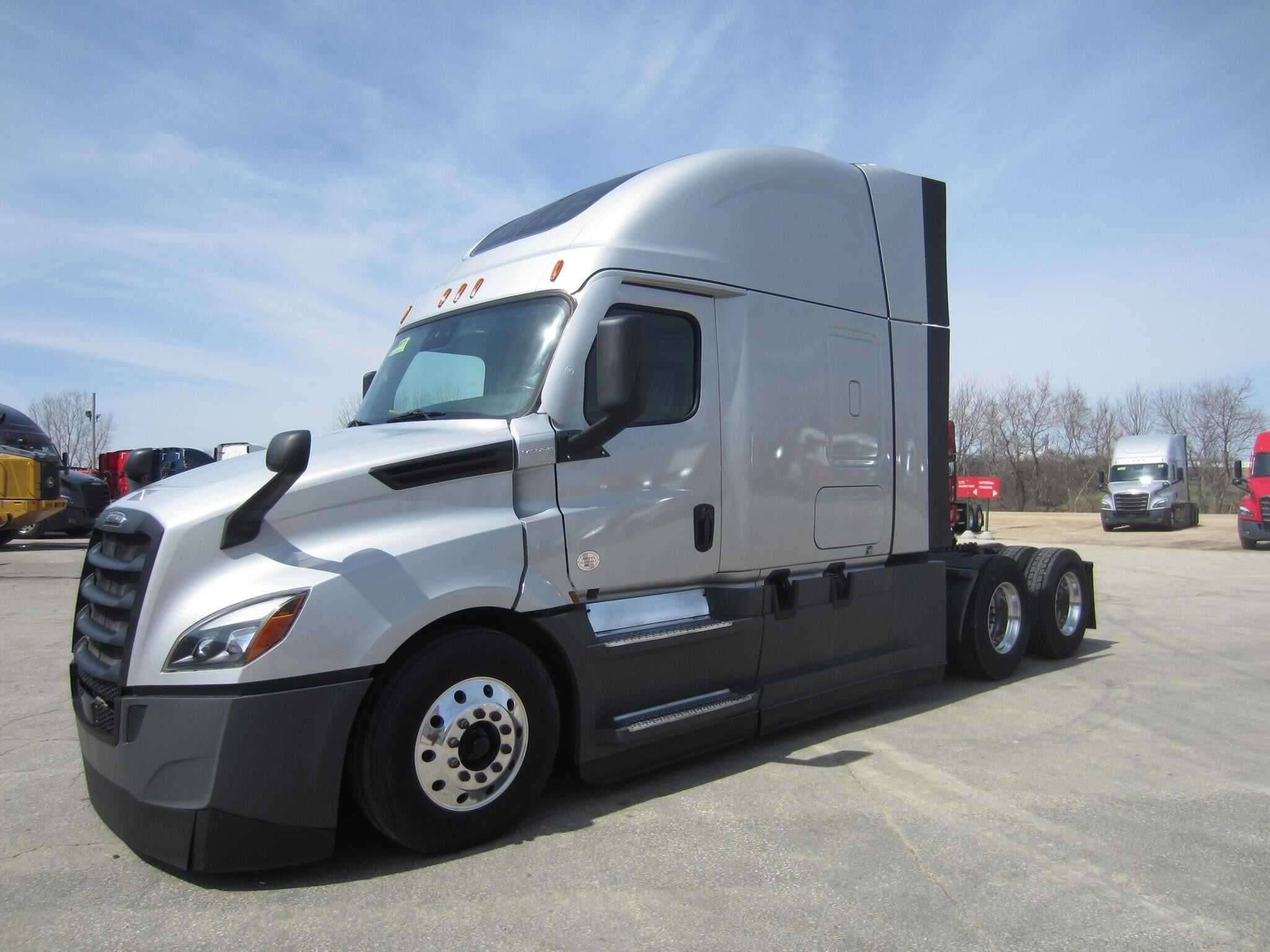 Used 2023 FREIGHTLINER CASCADIA 126 Conventional - Sleeper Truck in Shullsburg, Wi image 3