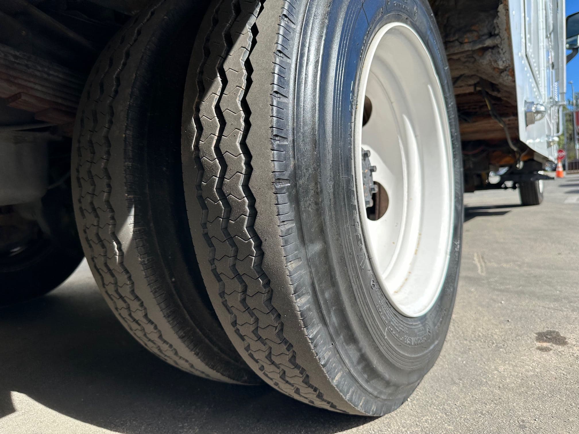 2002 WORKHORSE Step Van with Handicap Lift image 47