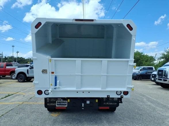 2027 Ford F750 SD image 6