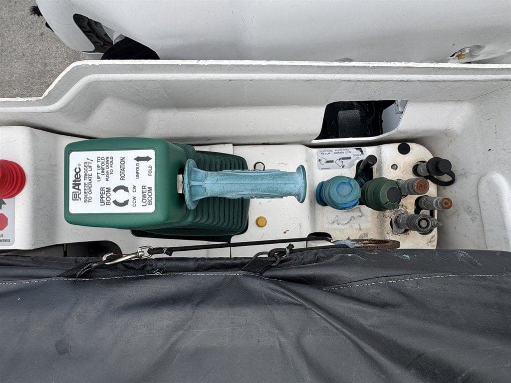 2018 Freightliner M2-106 image 31