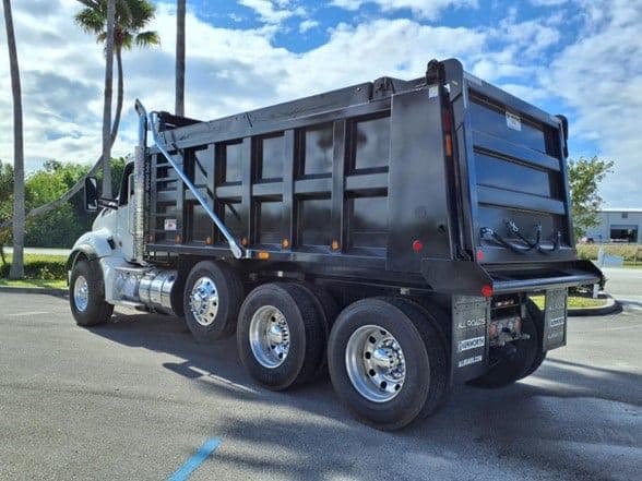 2026 Kenworth T880 image 5