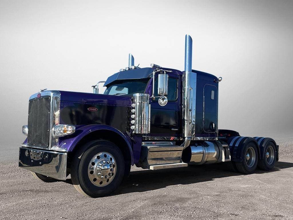 2025 Peterbilt 589 image 1