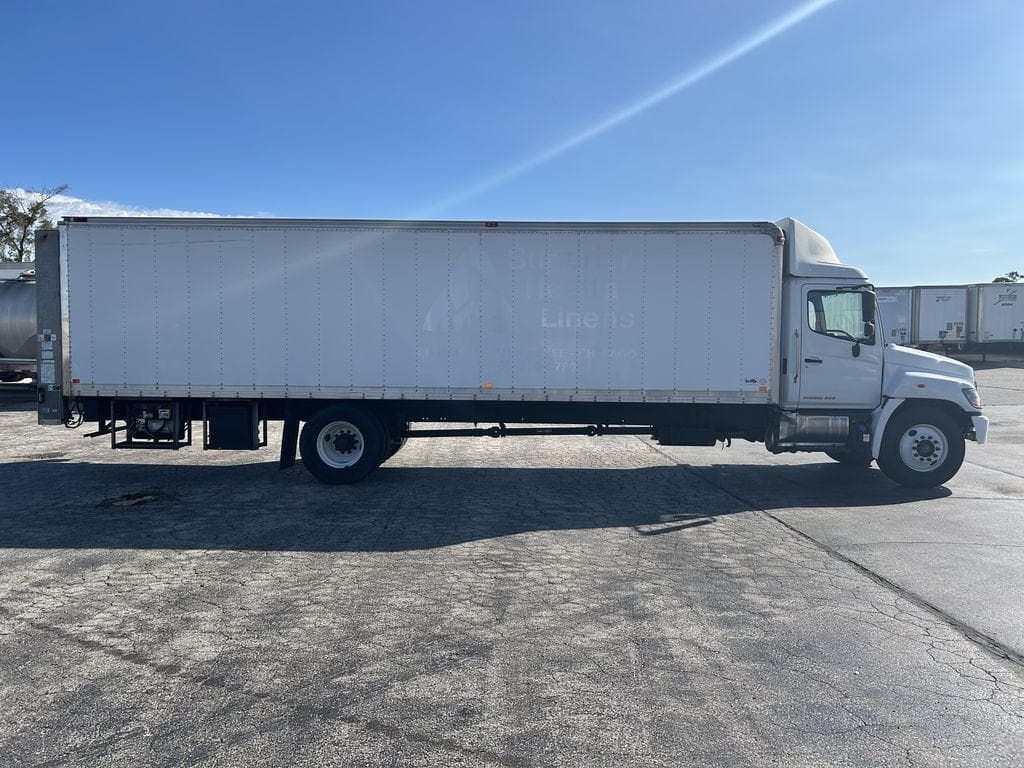 2020 Hino 338 image 6