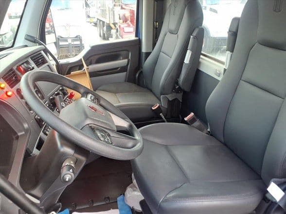 2026 Kenworth T880 image 13